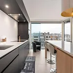 Stylish Near The Center *