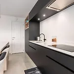아파트 Stylish Near The Center
