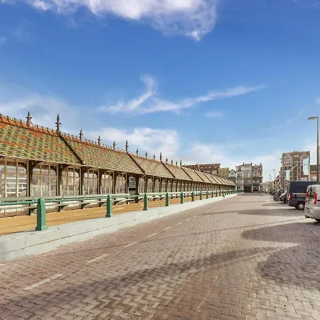 Stylish Near The Center Апартаменты *