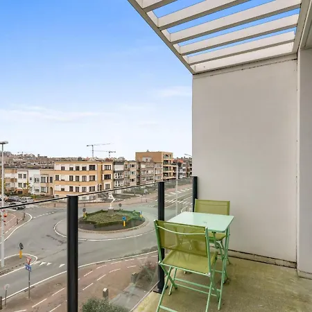 Stylish Near The Center