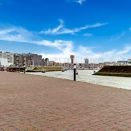 Stylish Near The Center *