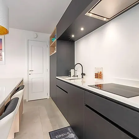 Stylish Near The Center Apartman